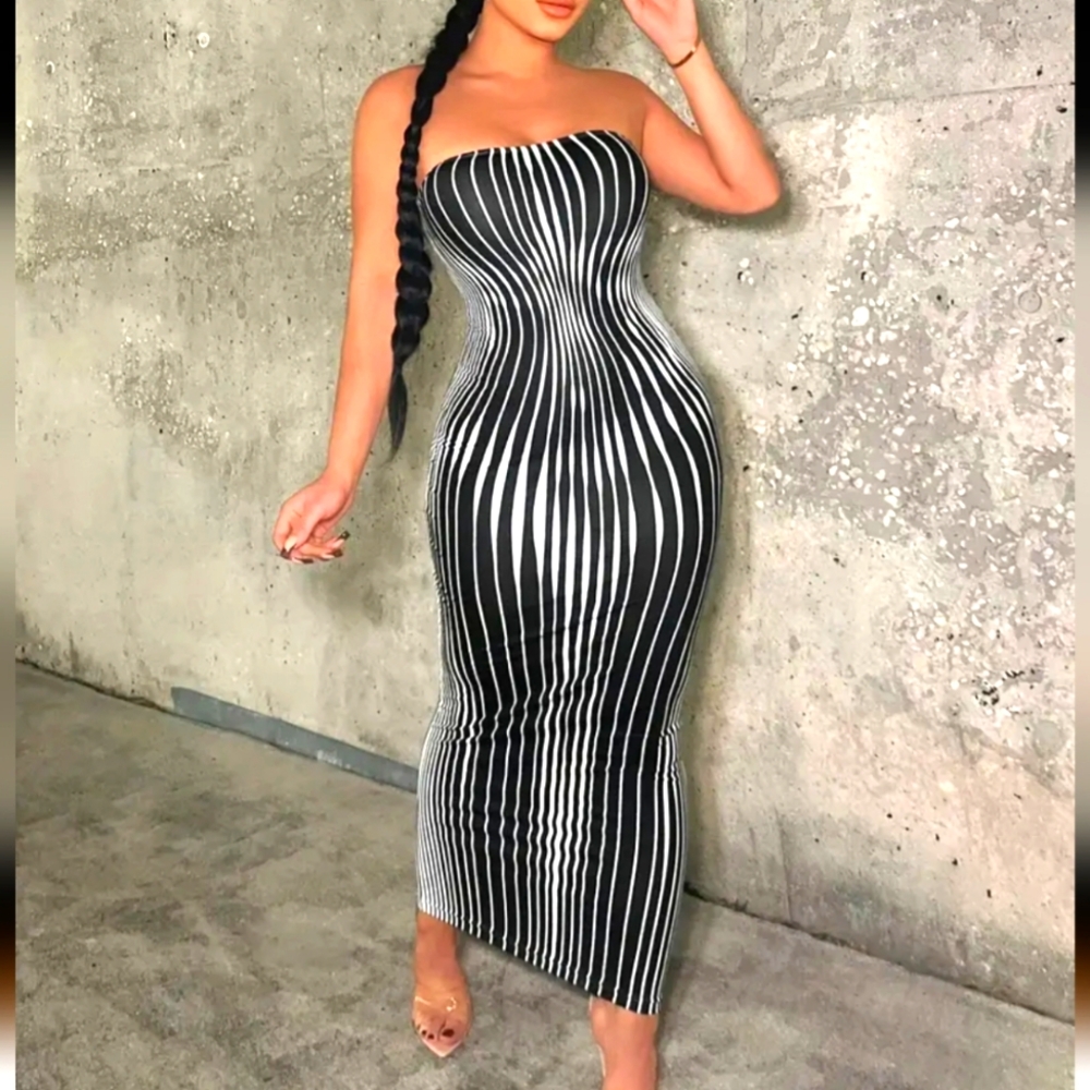 Elegant Black and White Strapless Dress